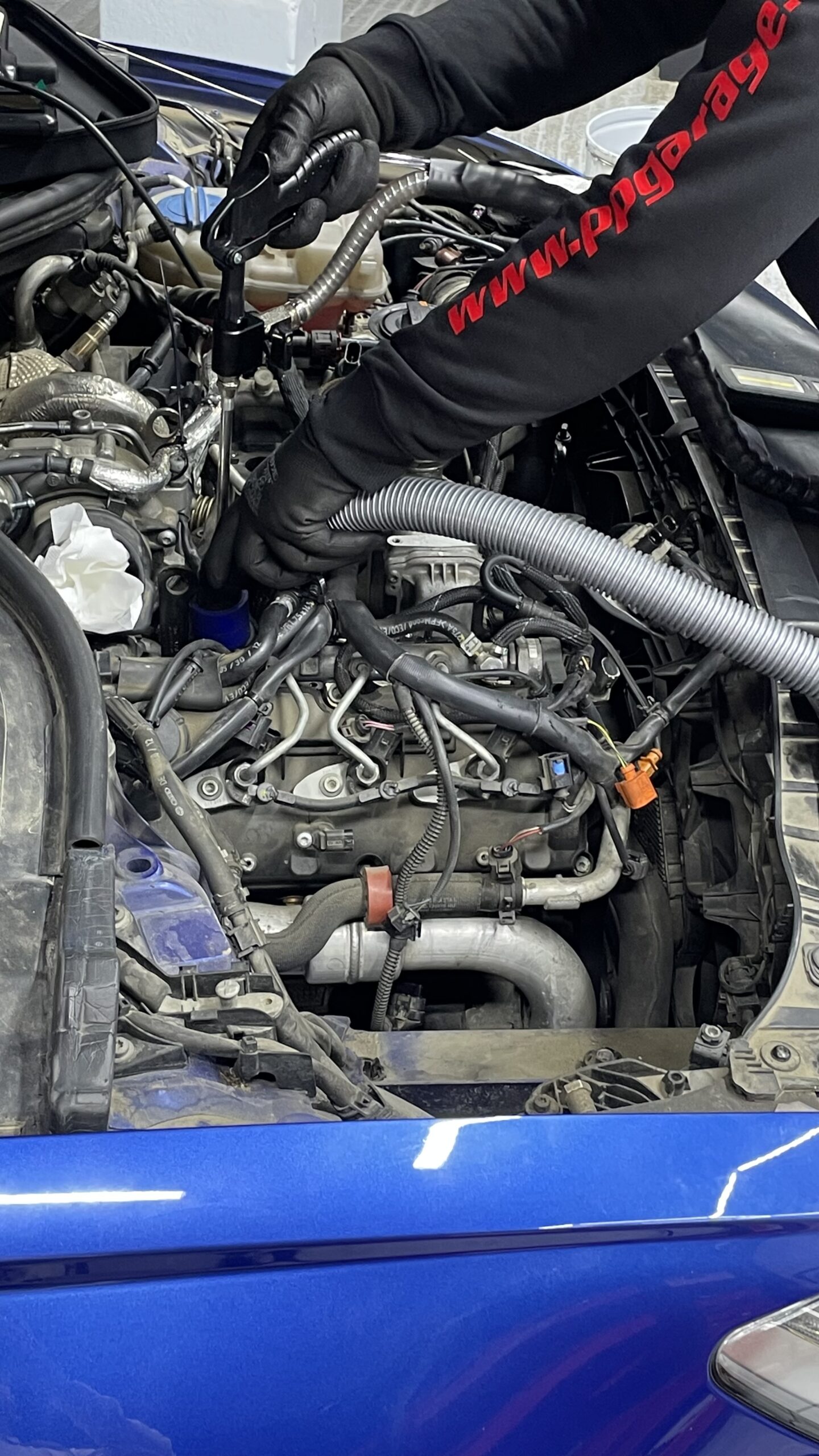 Dekarbonizácia, oriešková dekarbonizácia,čistý motor, V6 tdi, walnut blasting